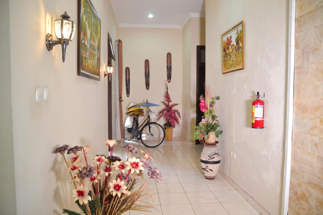Roemah Canting Homestay Yogyakarta Exterior photo