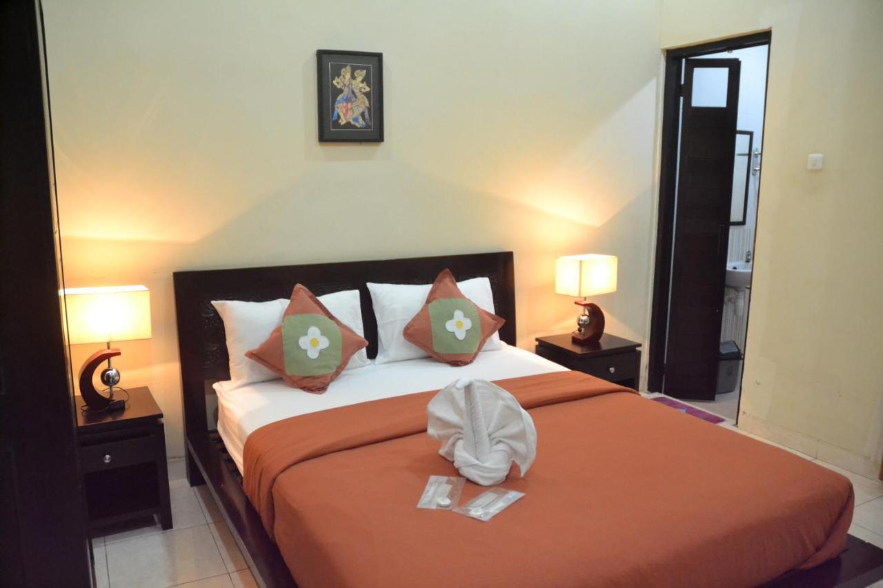 Roemah Canting Homestay Yogyakarta Exterior photo