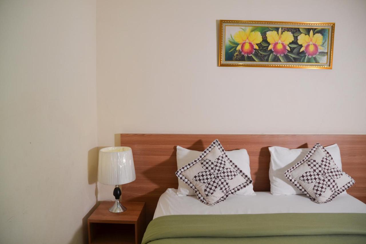 Roemah Canting Homestay Yogyakarta Exterior photo