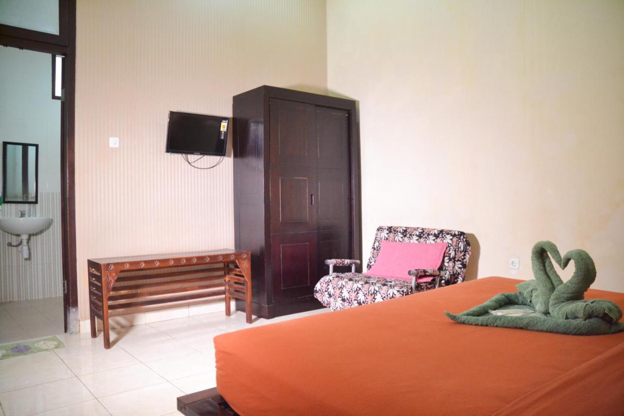 Roemah Canting Homestay Yogyakarta Exterior photo