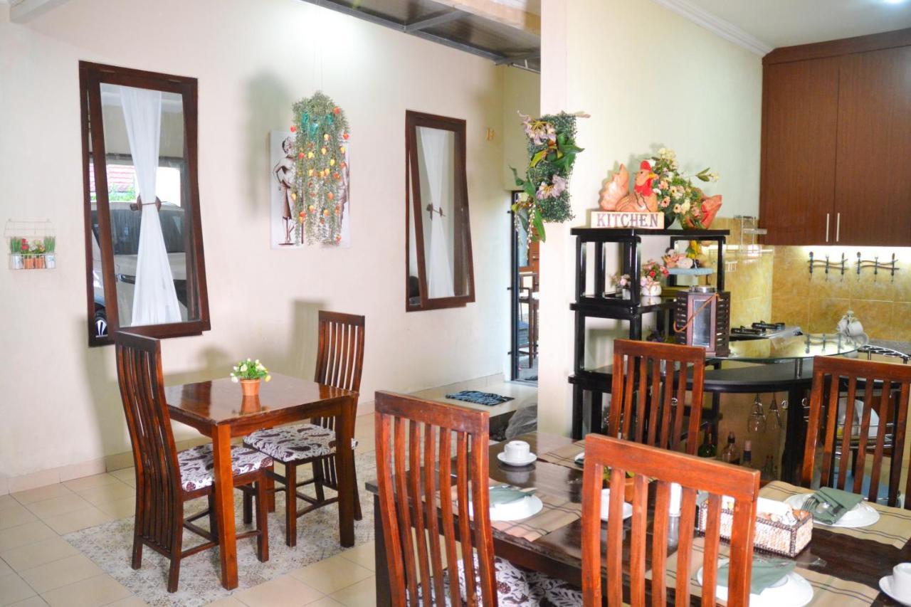 Roemah Canting Homestay Yogyakarta Exterior photo