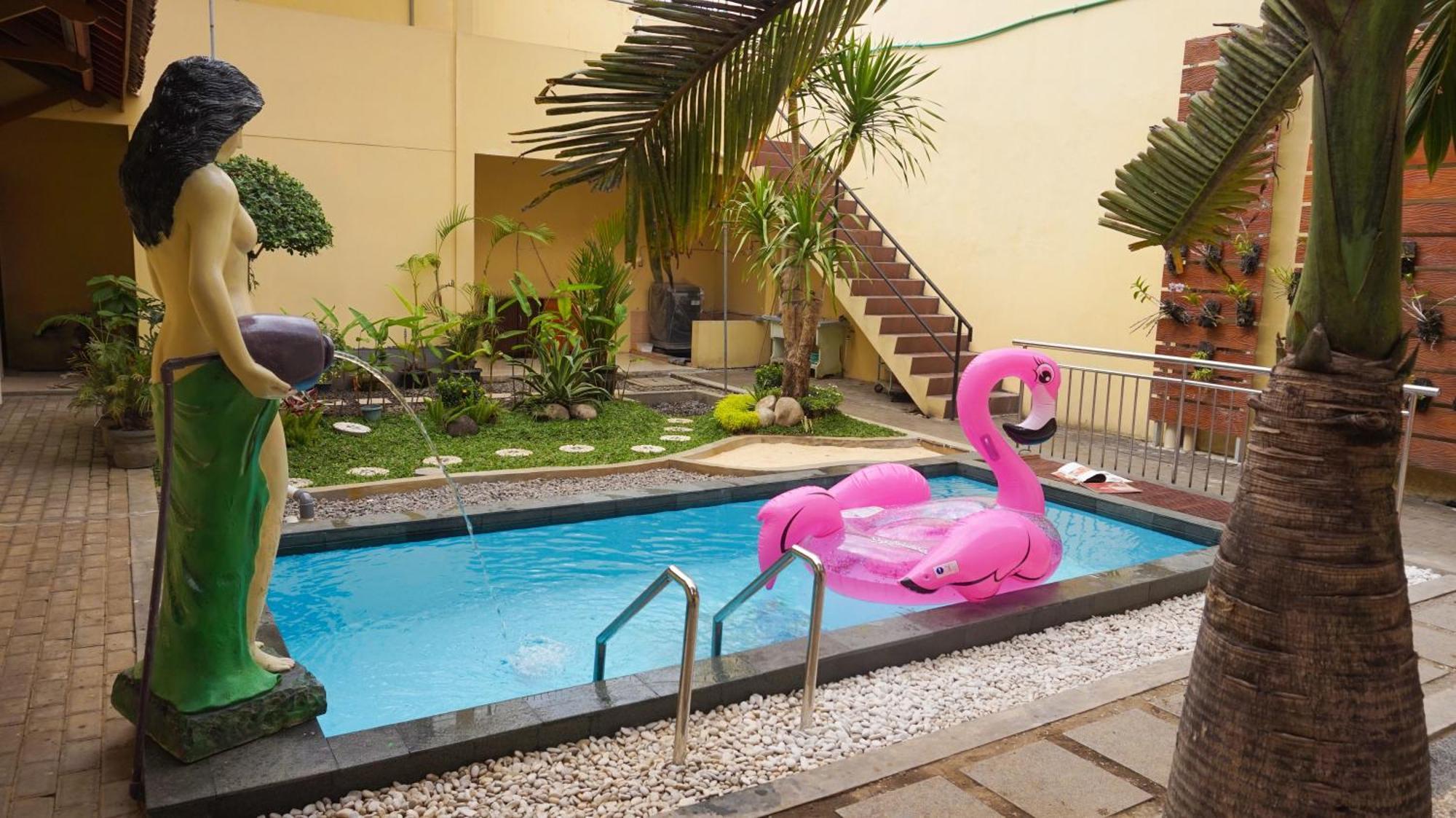 Roemah Canting Homestay Yogyakarta Exterior photo